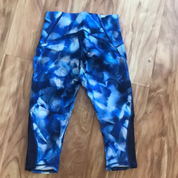 Lululemon blue cropped leggings mesh insert size 6 - Picture 5 of 6